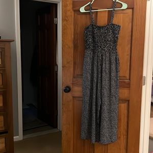 Old Navy jumper - midi length. Worn once- excellent condition.